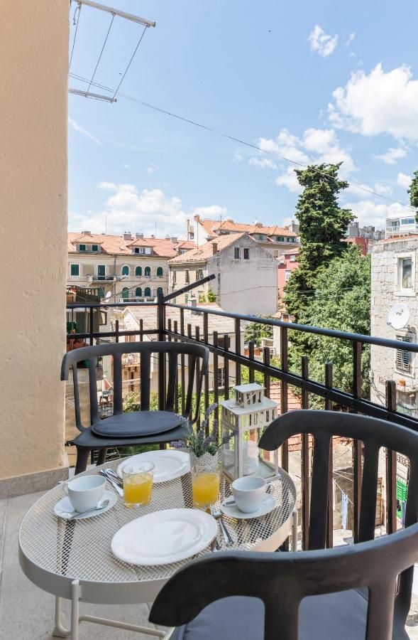 Romantic Apartment With Balcony Σπλιτ Εξωτερικό φωτογραφία