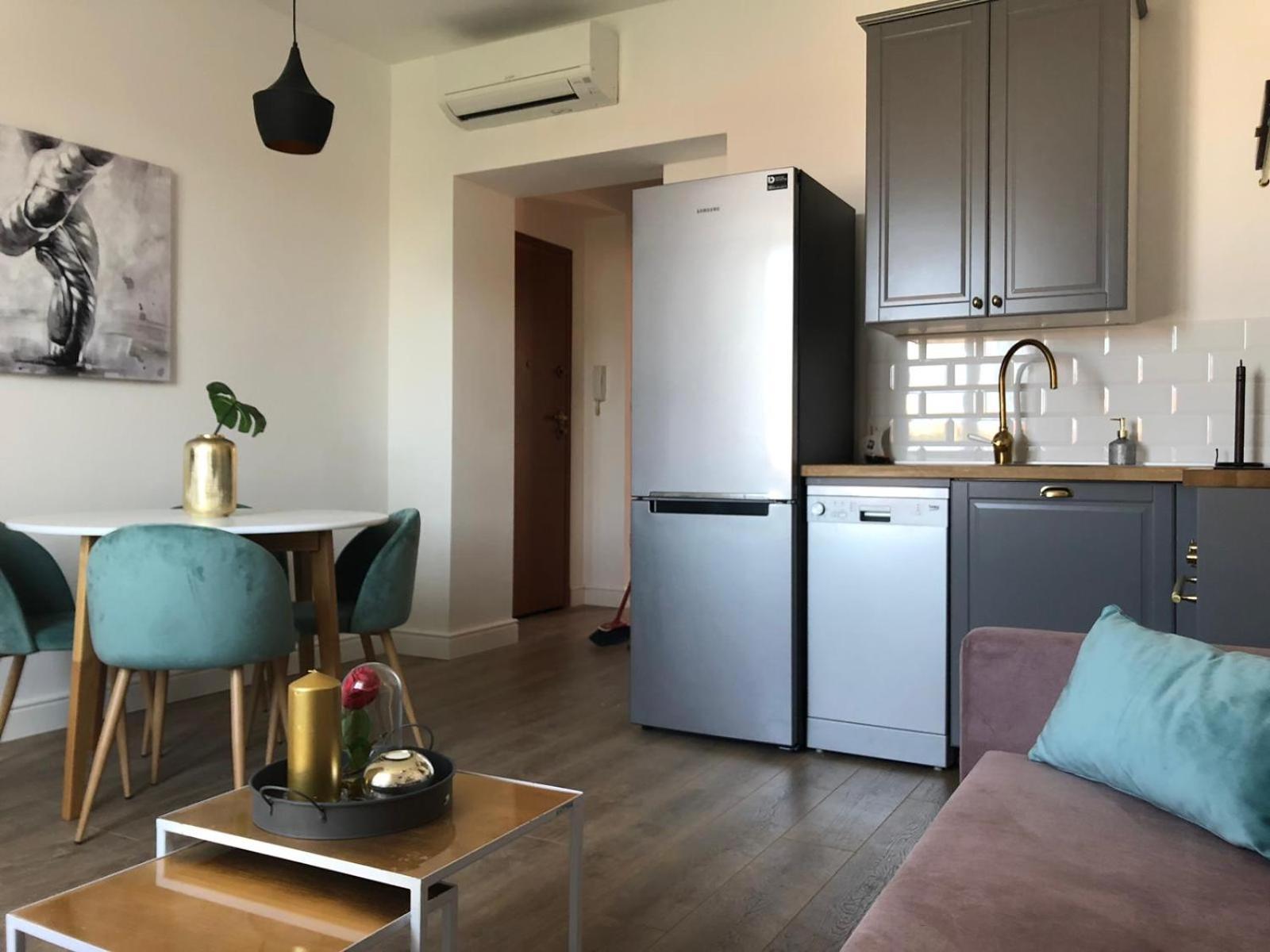 Romantic Apartment With Balcony Σπλιτ Εξωτερικό φωτογραφία