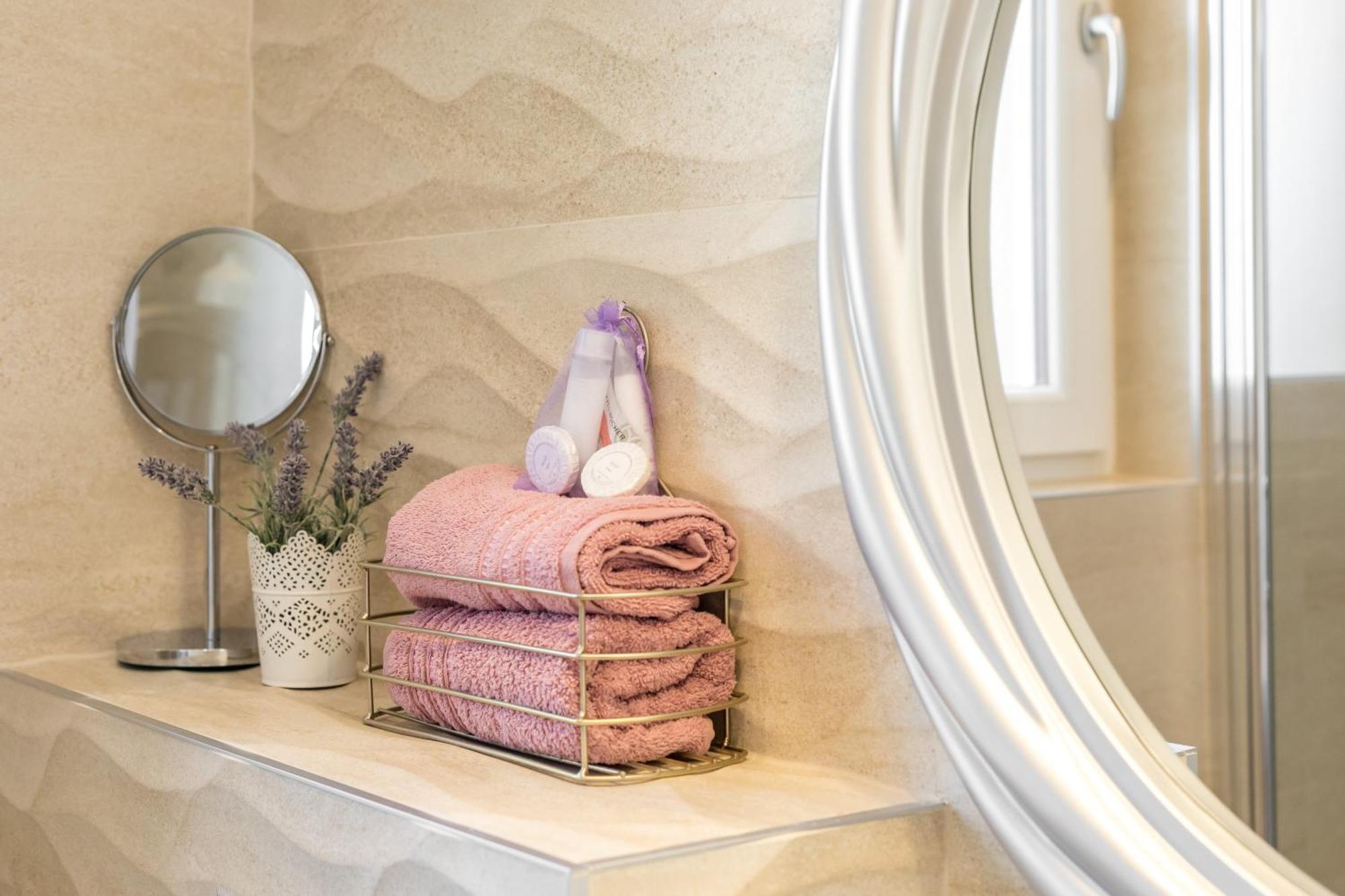 Romantic Apartment With Balcony Σπλιτ Εξωτερικό φωτογραφία