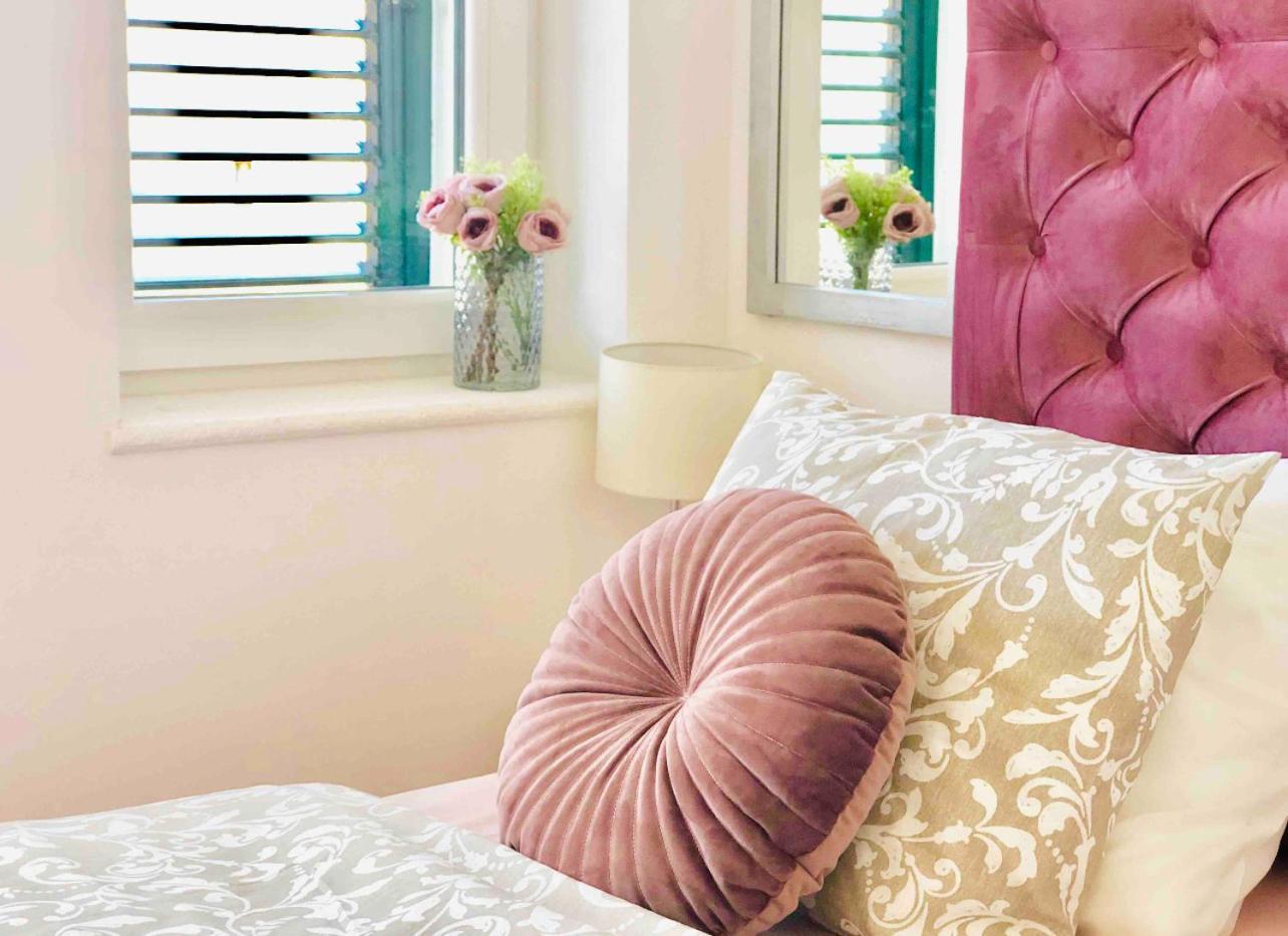 Romantic Apartment With Balcony Σπλιτ Εξωτερικό φωτογραφία